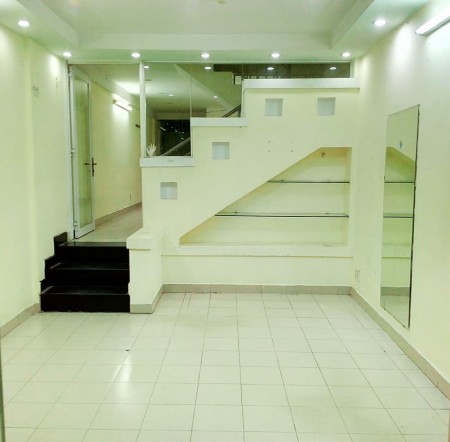 Bán gấp Shophouse CC Besco An Sương, 1 trệt 1 lửng DTSD 85m2. Sổ hồng chính chủ. 2.65 tỷ thương lượng mạnh