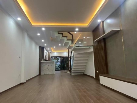Bán nhà Khương Đình 60m2 Gara ô tô gần hồ mới koong full nội thất chỉ 6.4 tỷ
