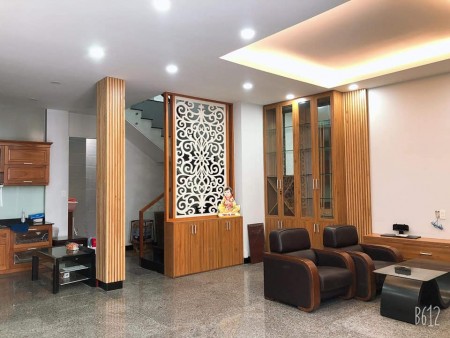 Cực hiếm, Nhà giá rẻ Trương Định, Quận 3, 30m2 giá chỉ 3.35 Tỷ