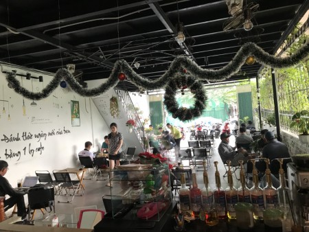 Sang quán cafe nằm trong làng đại học, gần khu chung cư hoàng anh an tiến, phước kiểng, nhà bè