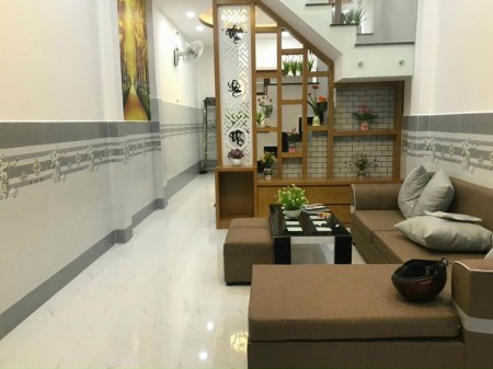 Quận 1, hẻm 4m đường Nguyễn Cảnh Chân, 3 lầu đúc, 7,5 Tỷ TL.