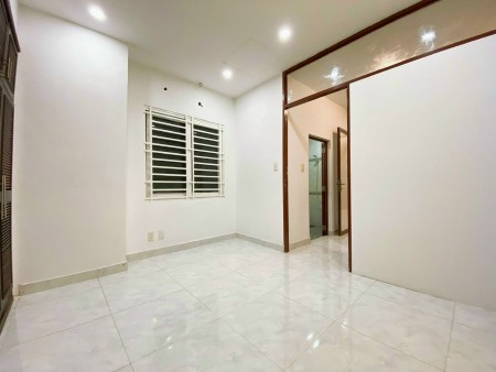 Nhà đẹp giá 4,35 tỷ đường Lê Quang định p14bt,5m2x10,77m sàn, trệt lầu 2pn2wc