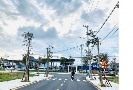 Lô góc ngã 4 siêu đẹp tại Trạm Thu Phí kinh doanh gì cũng OK !