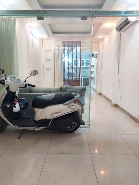 NHÀ THUÊ P8 Q10, 4PN, 3WC. 1 TR, 2L, ST, 15TR DT 120M2