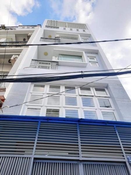 Bán nhà chính chủ quận 3 ngay vòng xoay dân chủ, 3 tầng. Rộng 75m2. Liên hệ chính chủ 0708000454