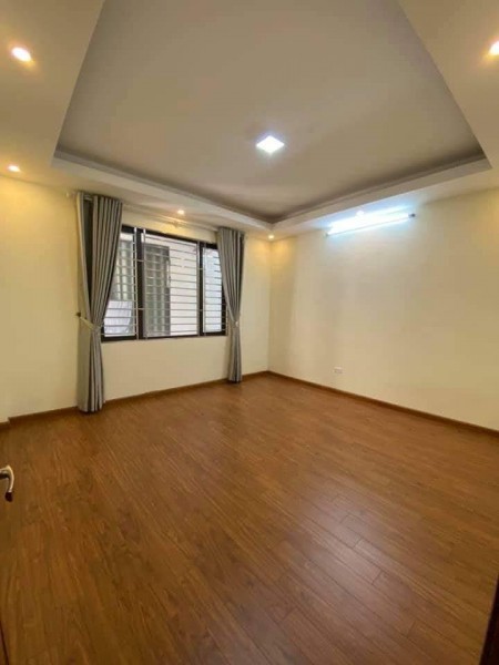 Bán nhà riêng tại Lê Trọng Tấn, 4 tầng 31m2 giá 2.82 tỷ