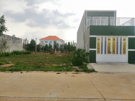 Kẹt tiền cuối năm bán gấp lô đất thông trường đại học Việt Đức, sổ riêng bao sang tên.