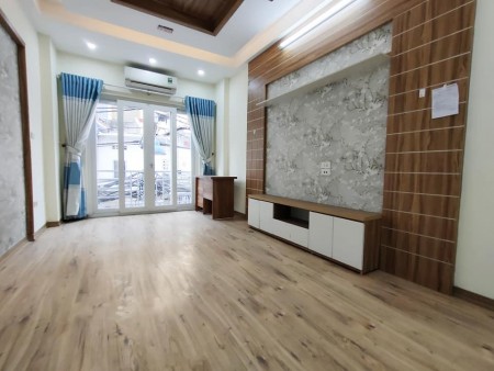 Hiếm. Nhà đẹp, lô góc, kinh doanh phố Tân Mai, dt 37m nhỉnh 3 tỷ