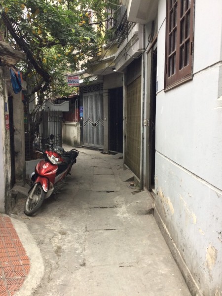 Cho thuê nhà riêng trong ngõ 48 Nguyễn Khánh Toàn, DT 45m2x3 tầng Giá 9tr/th LH 0984 138 426