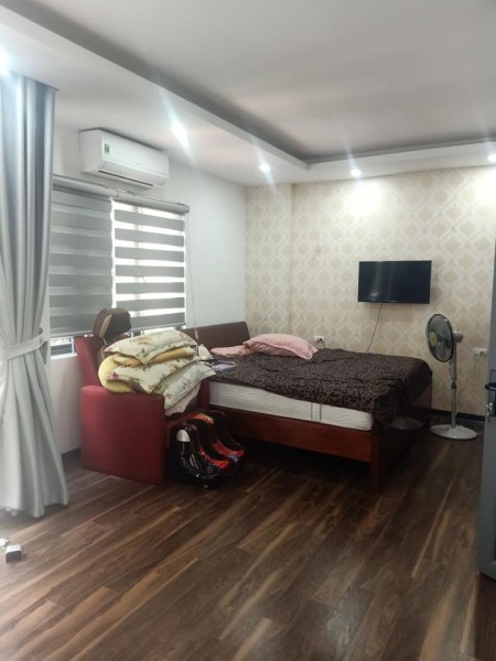 Bán gấp CH tập thể Phố Đại La ( tầng 1) giá 1.45 tỷ, DT 40m2, đẹp ở luôn.