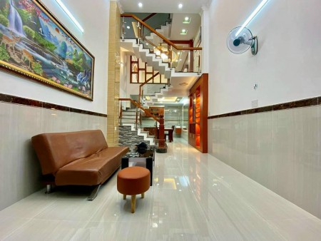 Nhà mới ở ngay 40m2 Thích Quảng Đức 4 tầng 6 PN giá 6 tỷ