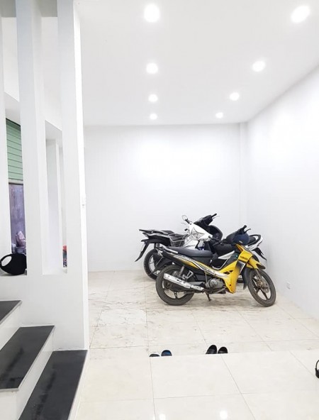Nhà đẹp ôtô, mới xây đón tết 5 tầng 3PN 40m2 Giáp Bát – Hoàng Mai