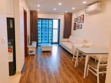 Chủ nhà bán căn 2 ngủ, ban công đông nam, full đồ đẹp tại Goldmark City