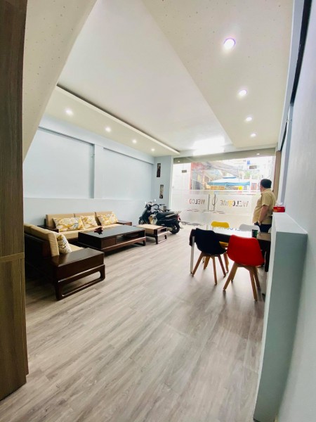 Nhà đẹp đường Đồng Đen, Tân Bình, 2 mặt HXH, 65 m2, 2 tầng chỉ 8 tỷ 5