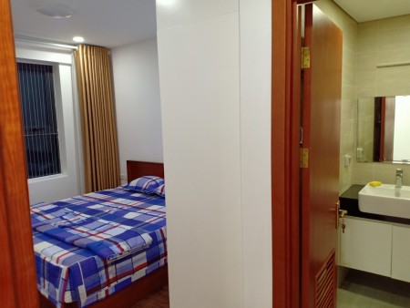 Bán căn 2 ngủ, CC Goldmark City, 78m, full đồ, ban công đông nam, 2.23 tỷ