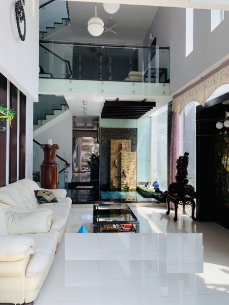 Cho thuê biệt thự sân vườn HXT đường Bùi Đình Tuý, Quận Bình Thạnh