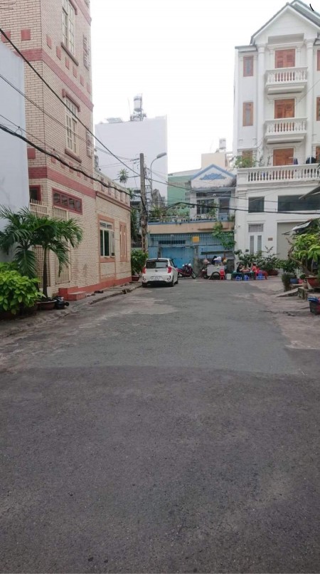 Kẹt tiên Bán gấp Nhà HXH Ngay Đại Học Bách Khoa, 479/22 Tô Hiến Thành, Phường 14, Quận 10, Chỉ 3 tỷ 1, 3 PN, 3 WC