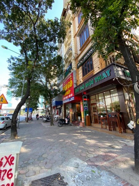 Bán nhà mặt phố Hoàng Quốc Việt, 90m2 x 7T, 29.9 tỷ.