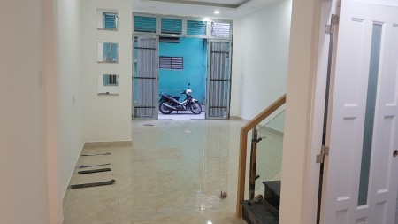 Nhà mặt tiền Nguyễn Hiền, Q3, 3.8 x 16m, 4 tầng, giá 5.7 tỷ