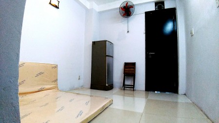 3.7 tỷ GẦN 70M2 ĐOÀN VĂN BƠ HẺM 1 XẸT GẦN DH NGUYỄN TẤT THÀNH.