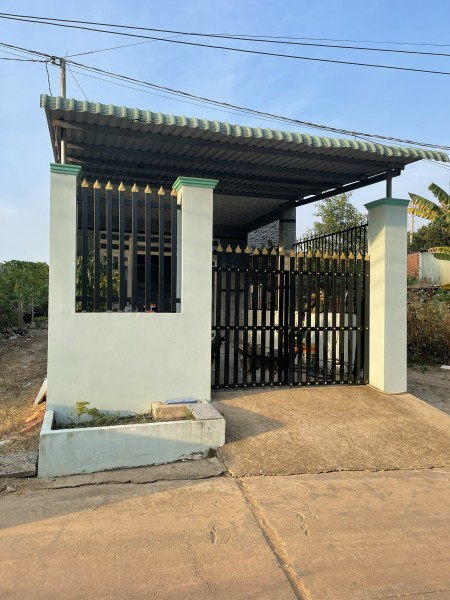 Chính chủ chuyển cư nên cần bán nhanh căn nhà cấp 4 như hình gần đô thị, trg học