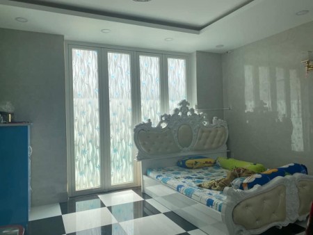 Bán nhà mặt tiền lớn tiện cho kinh doanh đường Lê Đức Thọ P.17 Gò Vấp, lh 0909484131