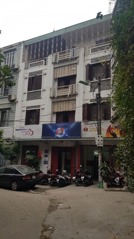 Hoàng Quốc Việt Lô Góc Ô tô Vào Nhà, Đẹp Mê Lòng Người Thang Máy, Mt 10m, Giá 11.7 tỷ