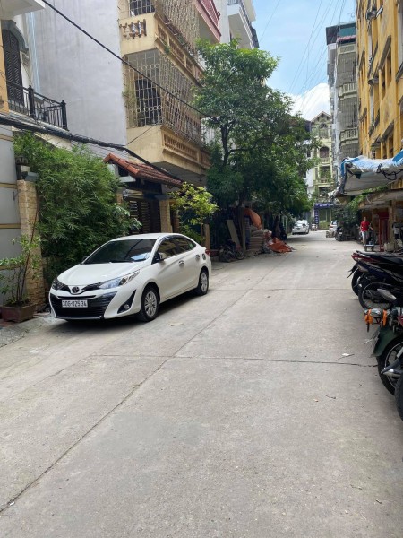Phùng Chi Kiên Nhà Mới ô tô tránh, ở ngay đón tết. Dt 51m chỉ nhỉnh 10 Tỷ
