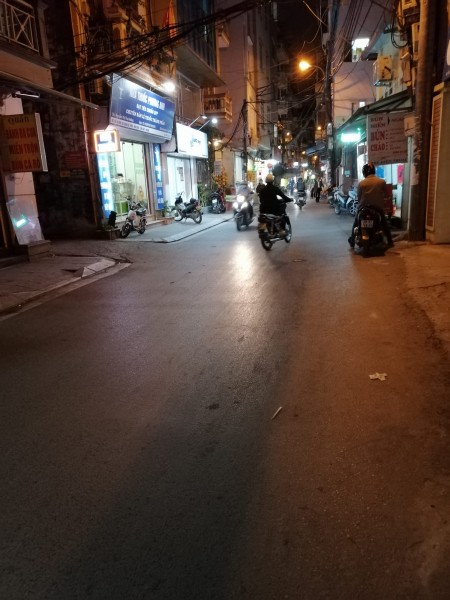 Nhà mặt phố Mai Dịch 60m 4T chỉ 11xx tỷ.