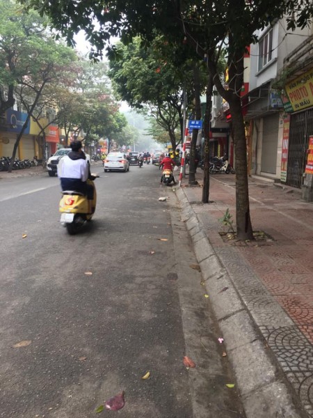 Bán nhà phố Ngọc Lâm, Long Biên, KINH DOANH, vỉa hè, ô tô tránh, dt 45m, MT 4m, CHỈ 6 TỶ