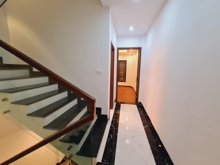 BÁN NHÀ TRƯỚC TẾT MINH KHAI 5 TẦNG 50M2 MT4 MÉT 4.1 TỶ