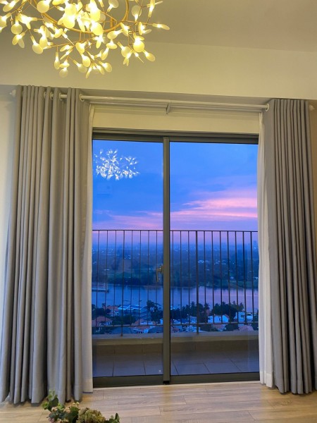 Chủ nhà gửi bán căn góc 2 Phòng ngủ nội thất xinh xắn - View sông thoáng mát, yên tĩnh.