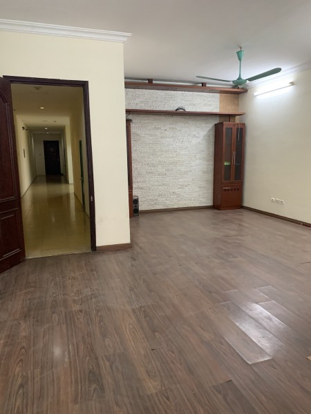 Cho thuê chung cư 18T1 Trung Hòa Nhân Chính 2 ngủ 102m2 9.5 triệu. Lh 0377983070