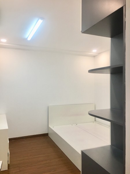 Chính chủ bán gấp căn hộ 3 ngủ ở Eco green city, diện tích 95m, giá 2.75 tỷ.