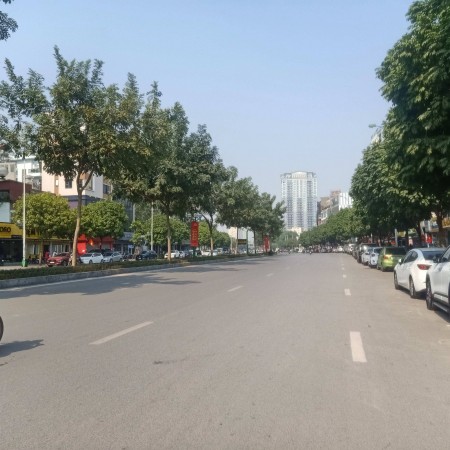 Bán nhà mặt Phố Nguyễn Văn Huyên, 290m2, mặt tiền 12m, 50 tỷ.