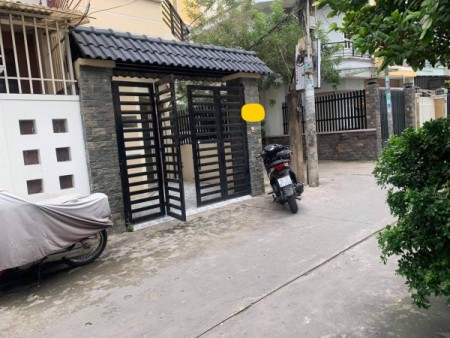 Nhà đường Thoại Ngọc Hầu, Quận Tân Phú, DT 111m2, giá chỉ 7.8 tỷ