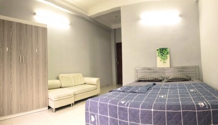 Phòng Ban Công 25m2, full Nội Thất, Khóa Vân Tay, thang máy, lì xì 500.000đ