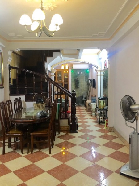 Chính chủ cần cho thuê nhà xây lô tại quận Đống Đa, DT 45m2x4.5 tầng Giá 18tr/th LH ‭093 4385 991‬