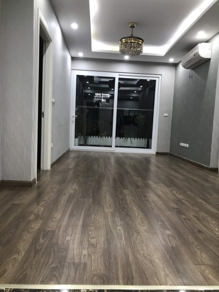 Cho thuê Chung cư Riverside 349 Vũ Tông Phan 3 ngủ cơ bản 14 triệu. Lh 0377983070