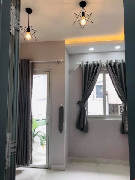 Cần bán gấp nhà 37m2, ngay Bờ kè Tân Bình, hẻm thông tiện di chuyển, chỉ 4 tỷ 150 triệu