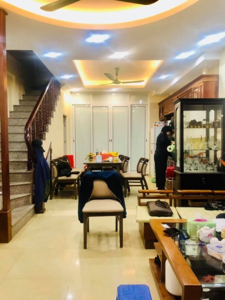 Cực Cực Hiếm Hoàng Hoa Thám Ba Đình Nội Thất Long Lanh Về Ở Luôn dt 52m2 5 Tầng Giá 5,3 Tỷ