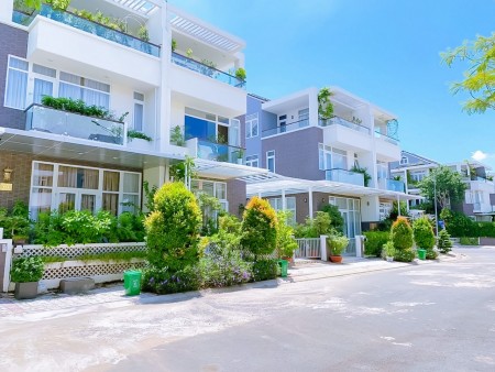 Chuyên bán biệt thự & nhà phố(đã có sổ) 9.1x18m, 7.4x18m, 5x18m-giá 9.9tỷ Jamona Q7. LH 0934416103 (Mr.Thịnh) Xem Nhà.