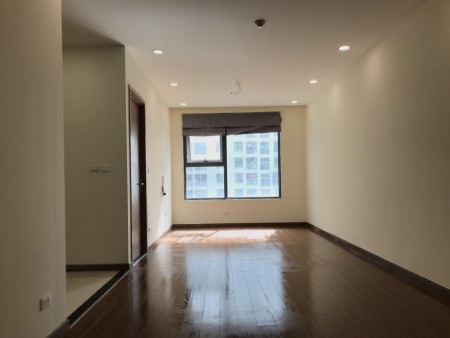 Căn hộ 75m gia đình ở cần bán gấp, tại Eco green city, 2PN, giá 2.15 tỷ.