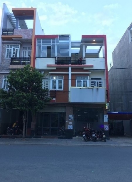 Nhà Mặt Tiền, Đường Hoa Lan_ 2 lầu + khu đông đúc