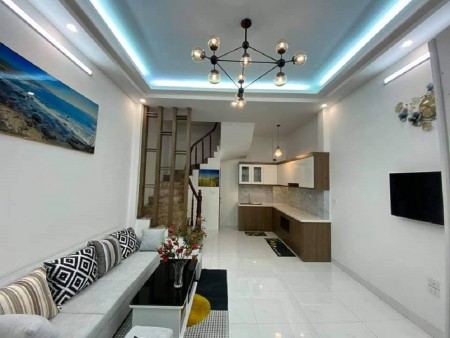 Bán nhà mặt phố Nghi Tàm, siêu sầm uất, kd đỉnh, dt 95m 6 tầng, nhỉnh 15 tỷ