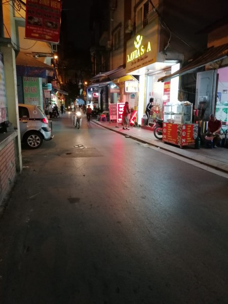 Nhà ngõ chợ gần BX Mỹ Đình 90m chỉ 8xx tỷ.