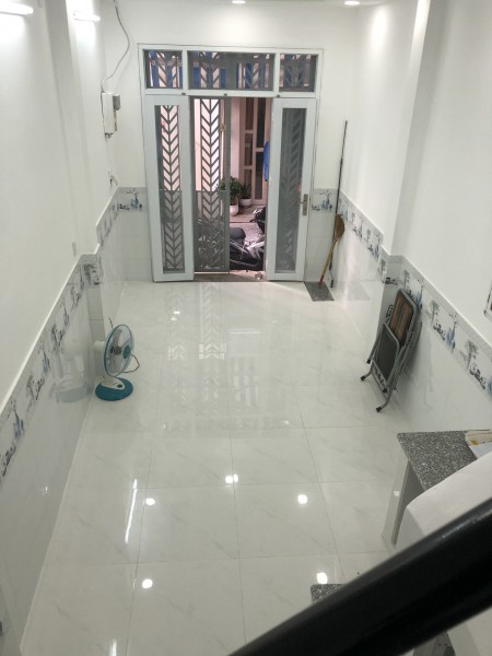 Bán nhà hẻm 4m 28/23 Trần Bình Trọng, phường 1, quận 5