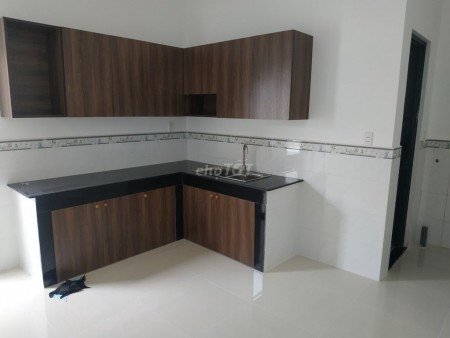 Nhà cần bán 5x20 mặt tiền đường Hoàng Phan Thái !!!!