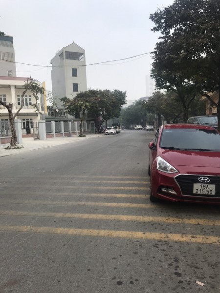 Bán gấp 100m2 đất lô góc cổng trường Chuyên Nguyễn Huệ giá 13 tỷ