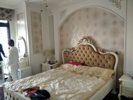 Bán gấp căn 2 ngủ sáng, full NT tầng trung 109m2 Royal City, giá 4.5 tỷ bao phí